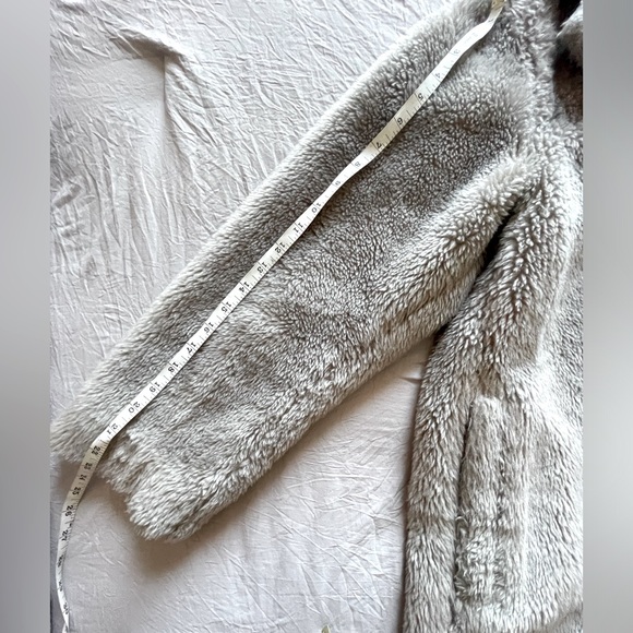 floor-length Atelier Babaton luxe teddy wool coat in Silver, Gray Colour - Picture 6 of 9